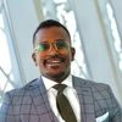 Moe is looking for a Studio in New York